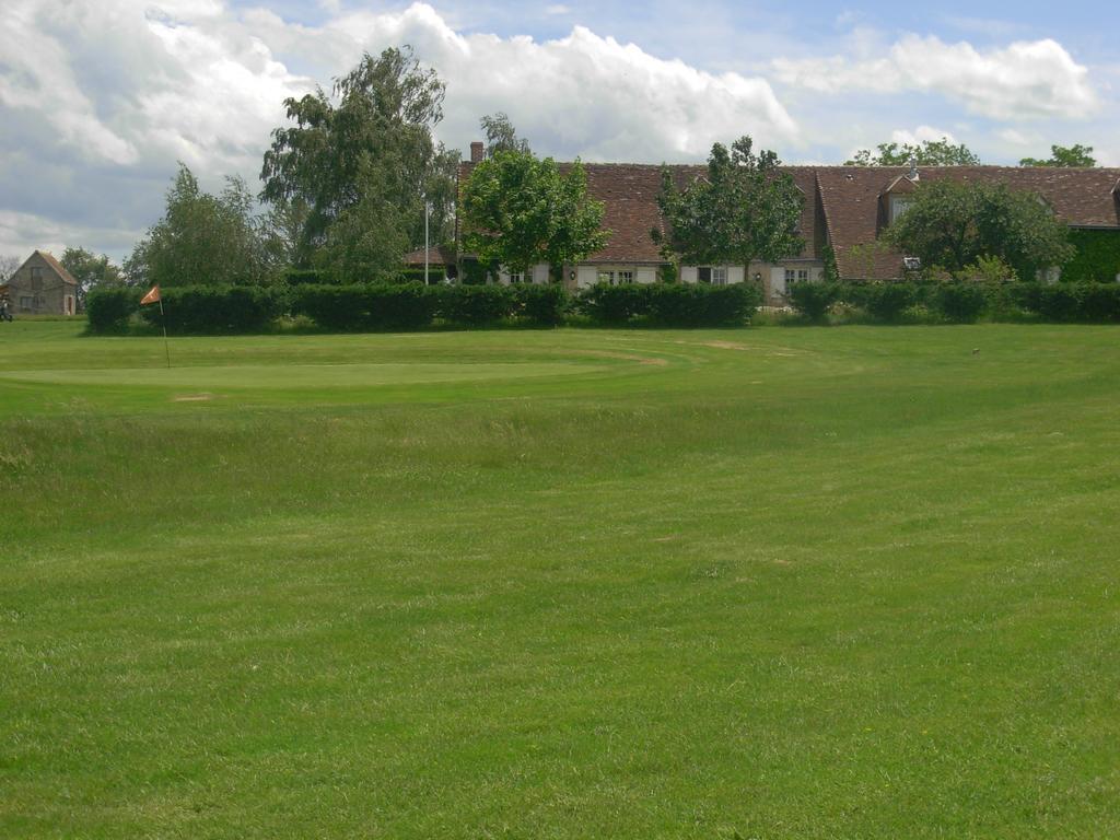 Le Clos Du Golf Dame-Marie-les-Bois Exterior foto