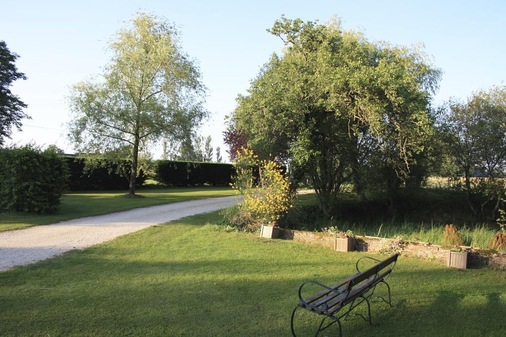 Le Clos Du Golf Dame-Marie-les-Bois Exterior foto