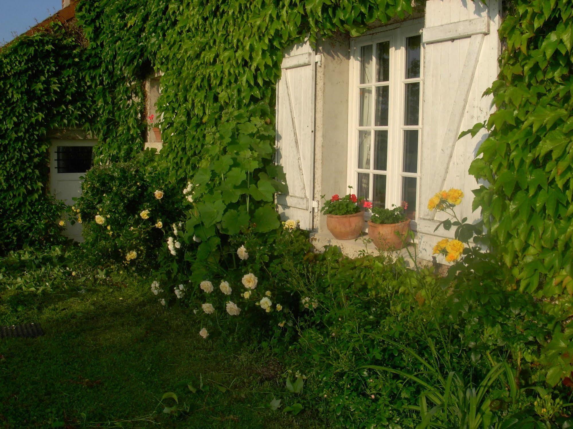 Le Clos Du Golf Dame-Marie-les-Bois Exterior foto